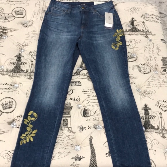 NYDJ Alina Embroidered Legging Jeans - Picture 3 of 8